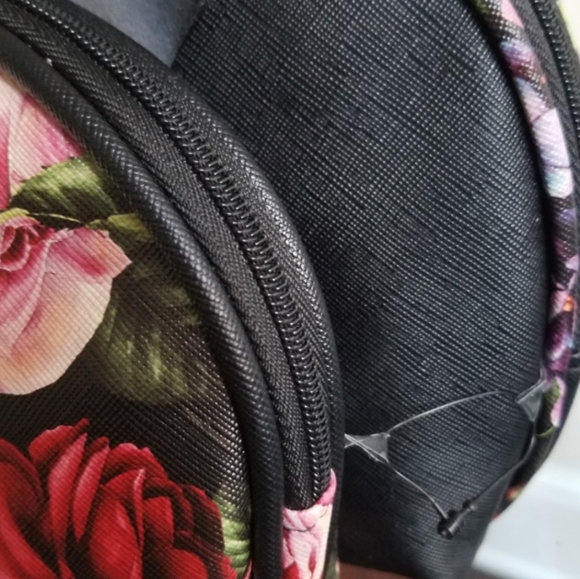 ๐๏ธโฌ๏ธ๐HOST PICK๐ Tahari 2 Pc Dome Travel Cosmetic Set - Picture 9 of 13